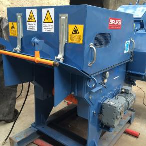 DESTROÇADOR USADO 820CM