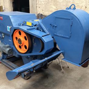 DESTROÇADOR USADO 820CM